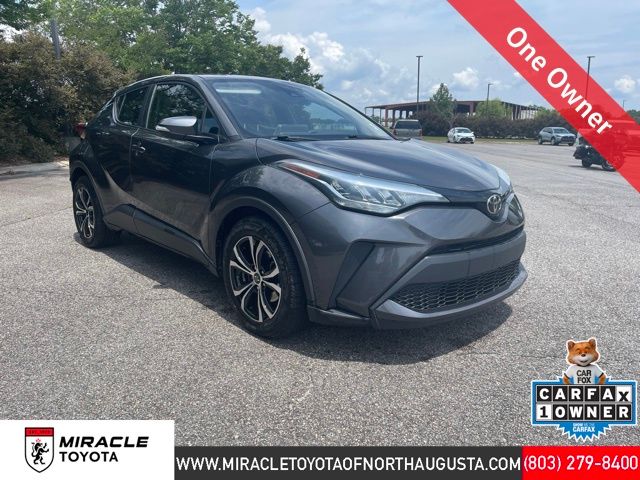 2021 Toyota C-HR LE's photo