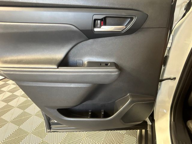 Used 2022 Toyota Highlander SUV