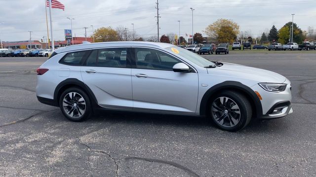 2018 Buick Regal TourX Essence 9