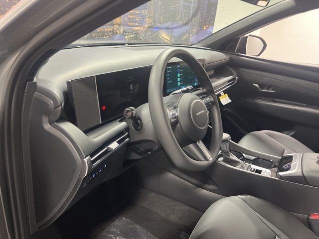 Used 2025 Gray Hyundai SEL image 9