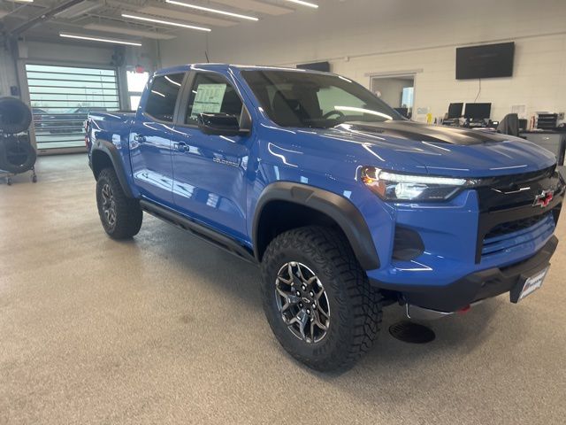 View vehicle photo 3