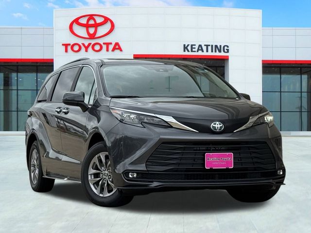 2025 Toyota Sienna XLE 8 Passenger