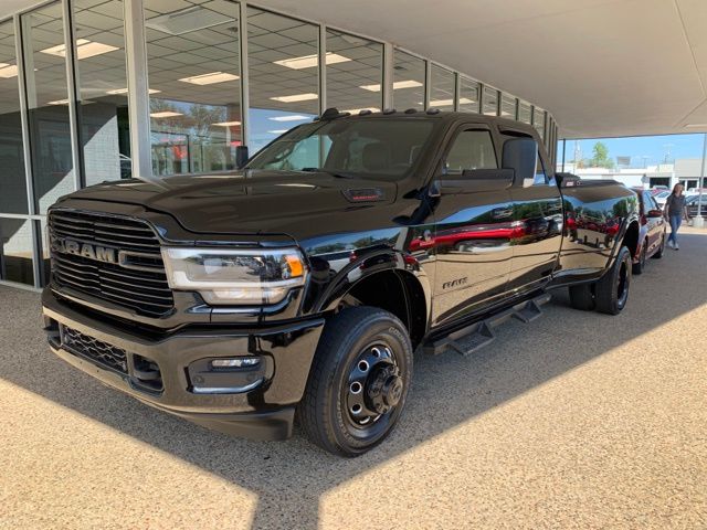 Diamond Black Crystal Pearlcoat 2022 RAM 3500 Laramie Crew Cab LB DRW 4WD Pickup Truck Four-Wheel Drive 6-Speed Automatic