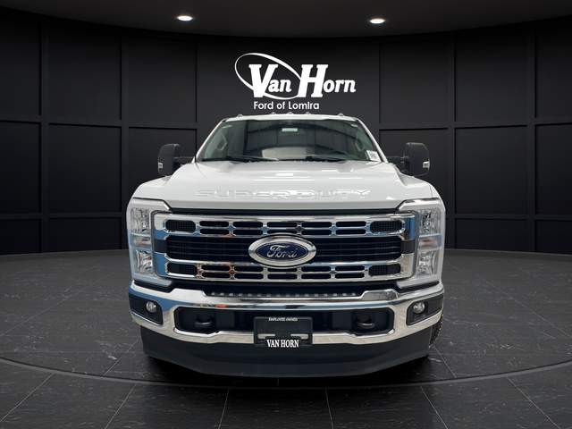 Used 2023 Oxford White Ford XLT image 2