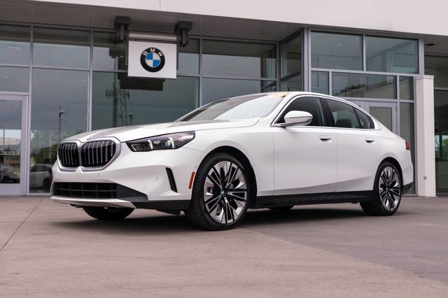 Alpine White 2026 BMW 5 Series Sedan All-Wheel Drive 8-Speed Automatic