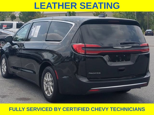 Used 2025 Chrysler Pacifica Van