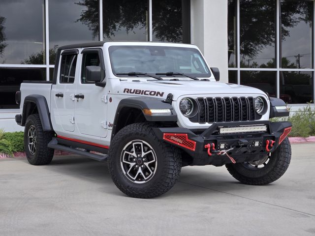 Bright White Clearcoat 2024 Jeep Gladiator Pickup Truck Four-Wheel Drive 8-Speed Automatic