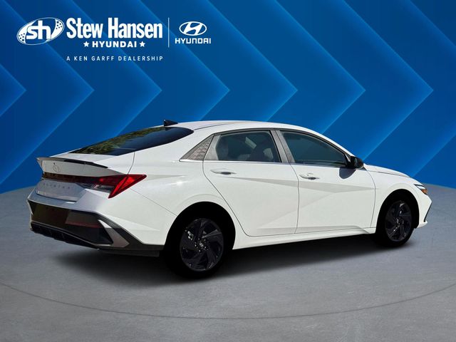 New 2026 White Hyundai SEL Sport image 8