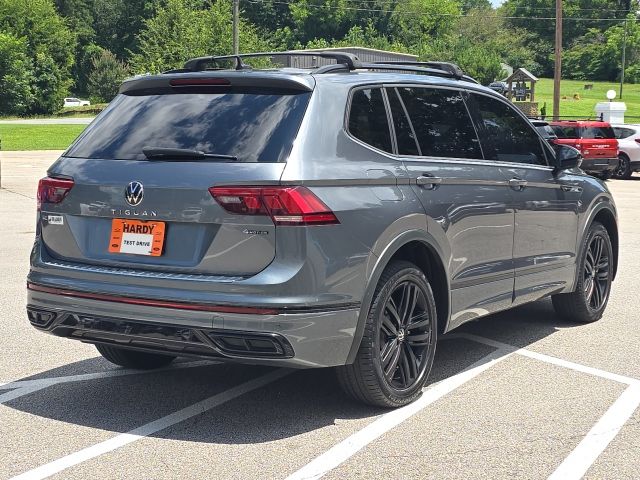 2022 Volkswagen Tiguan 2.0T SE R-Line Black:169404A