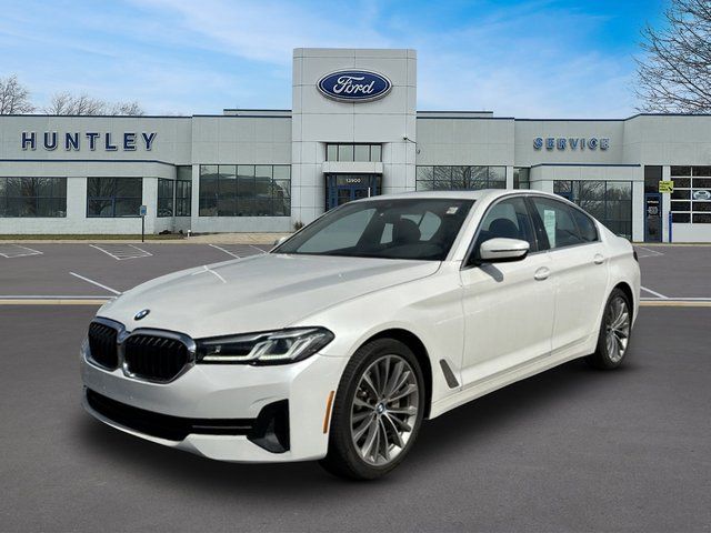 Mineral White Metallic 2022 BMW 5 Series Sedan All-Wheel Drive 8-Speed Automatic