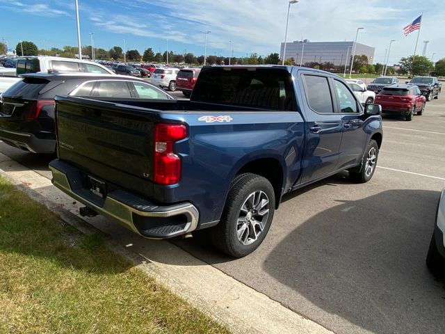 2022 Chevrolet Silverado 1500 LT 3