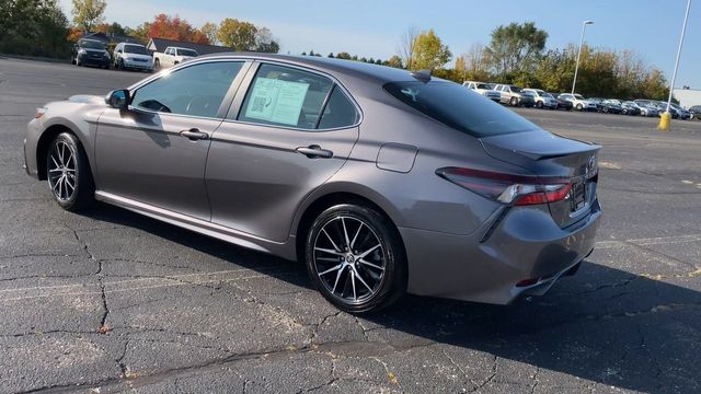 2022 Toyota Camry SE 6