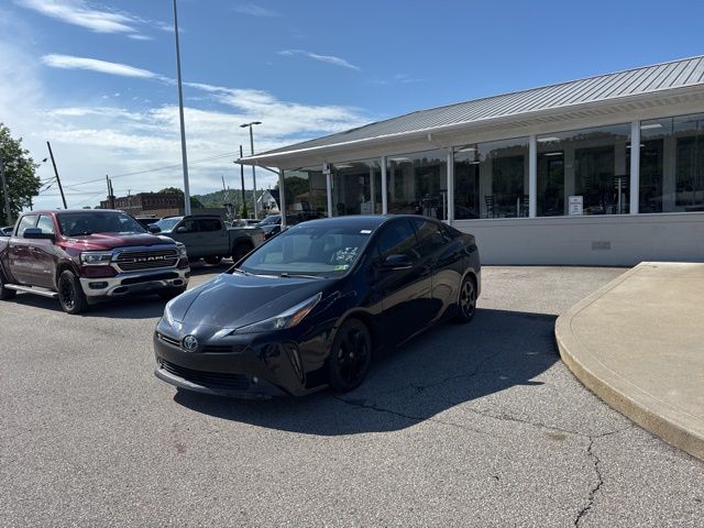 2022 Toyota Prius L photo
