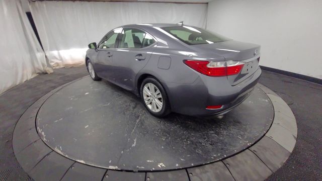 2013 – Lexus – ES