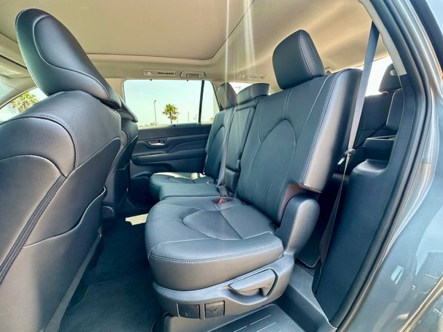 2026 Toyota Grand Highlander Limited - 9