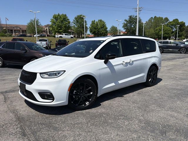 Bright White Clearcoat 2025 Chrysler Pacifica Limited FWD Minivan Front-Wheel Drive 9-Speed Automatic