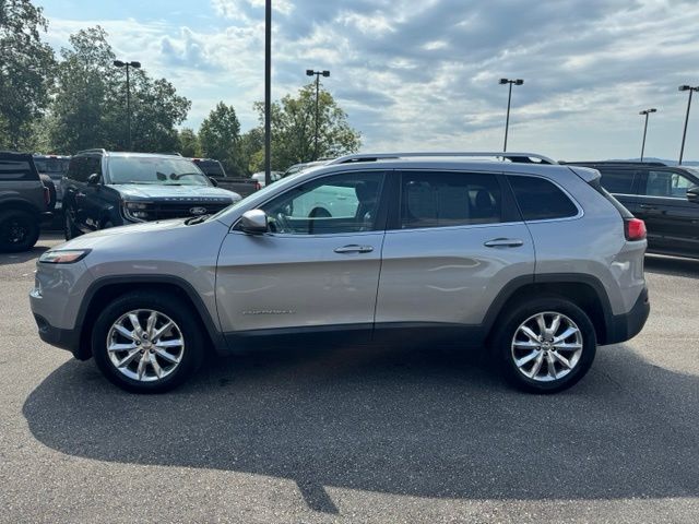 Used 2016 Silver Jeep Limited image 4