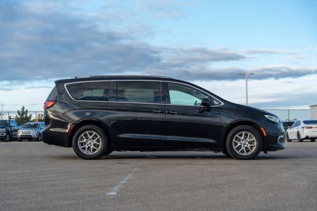 2021 Chrysler Pacifica Touring L 8