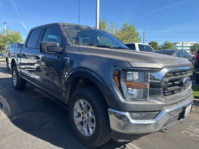 View vehicle photo 4