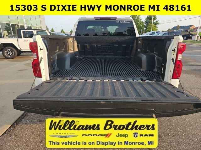 2020 Chevrolet Silverado 1500 LT - Summit White exterior view 7