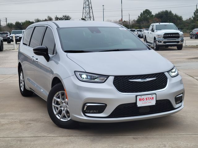 2026 Chrysler Pacifica Select - 1