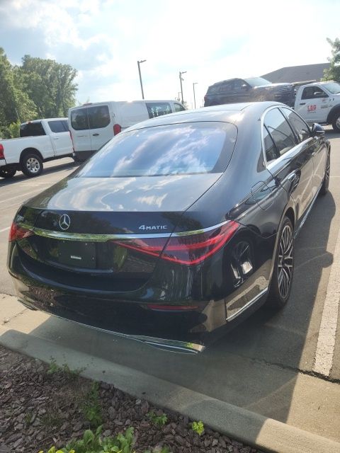 Used 2022 Black Mercedes-Benz S 580 image 3