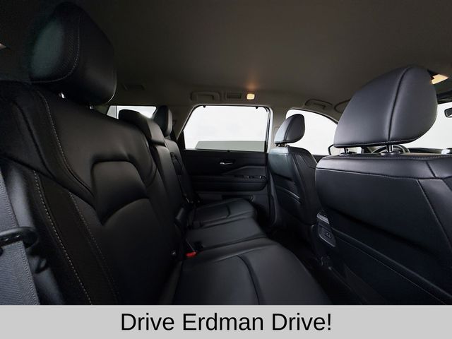 Used 2023 Nissan Pathfinder SUV