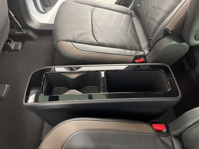 2025 Everest White Pearl Tricoat Nissan Pathfinder Platinum 4X4 SUV