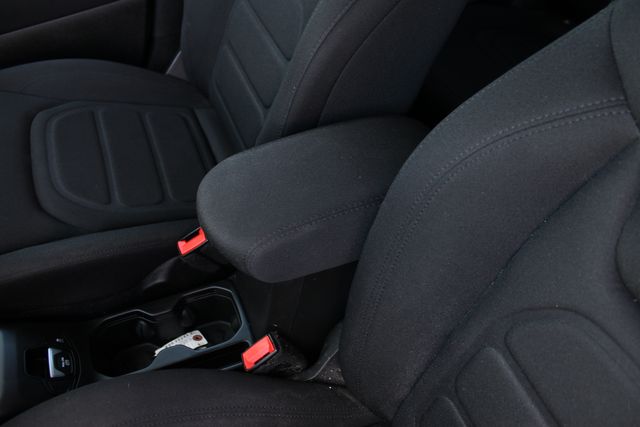 Used 2021 White Jeep Latitude image 17