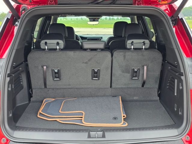 2025 GMC Acadia AWD AT4