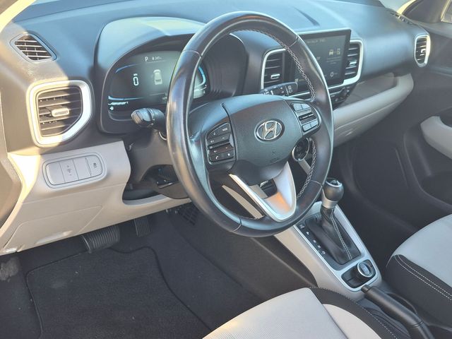2023 Hyundai Venue - Image 11