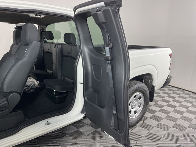 2024 Nissan Frontier S 39