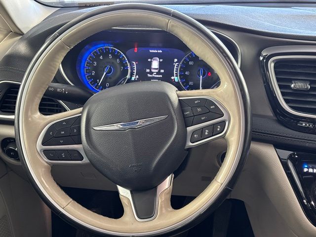 Used 2019 Chrysler Pacifica Van