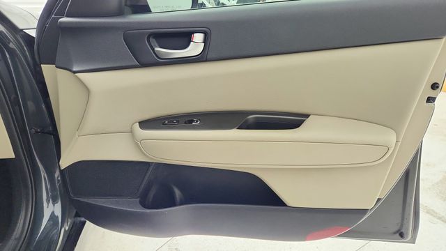2016 Kia Optima LX Green at Autostrade