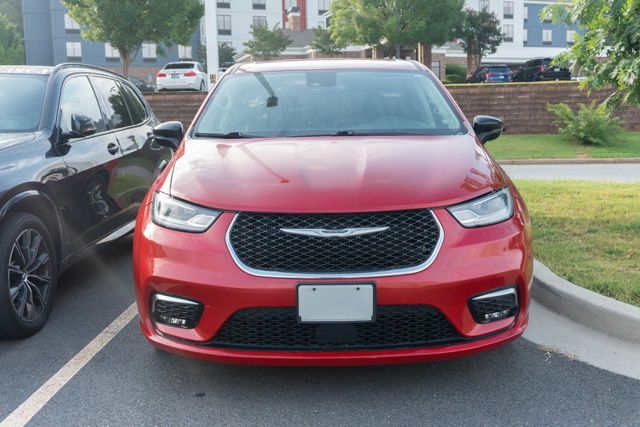 Used 2024 Chrysler Pacifica Van