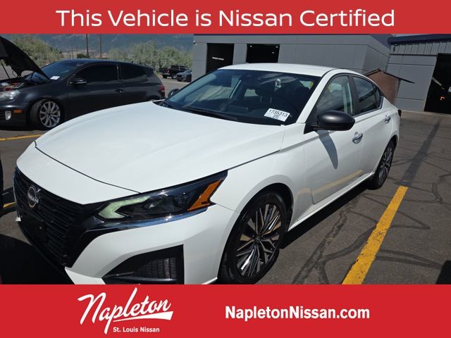 Glacier White 2025 Nissan Altima Sedan Front-Wheel Drive Continuously Variable Transmission