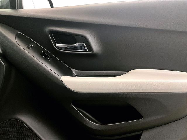 2021 Chevrolet Trax LT Blue at Subaru and VW of Moon Township