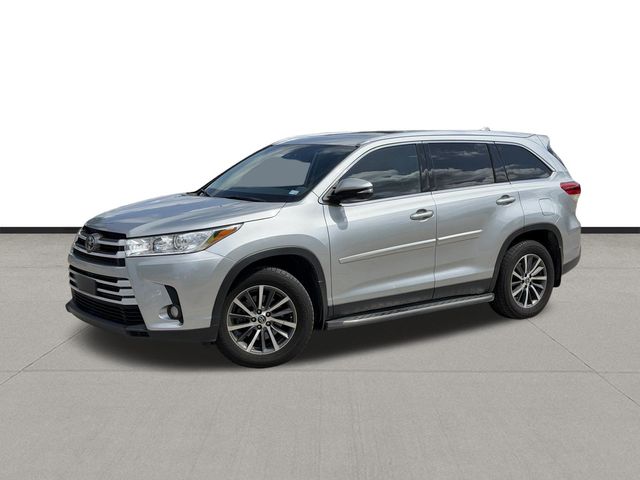 2019 Toyota Highlander XLE Silver at Toyota of Victoria