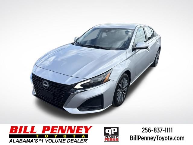 Brilliant Silver Metallic 2023 Nissan Altima Sedan Front-Wheel Drive Continuously Variable Transmission