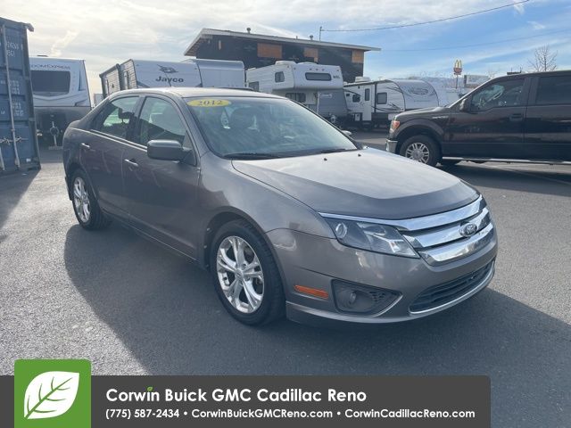 2012 Ford Fusion SE 24