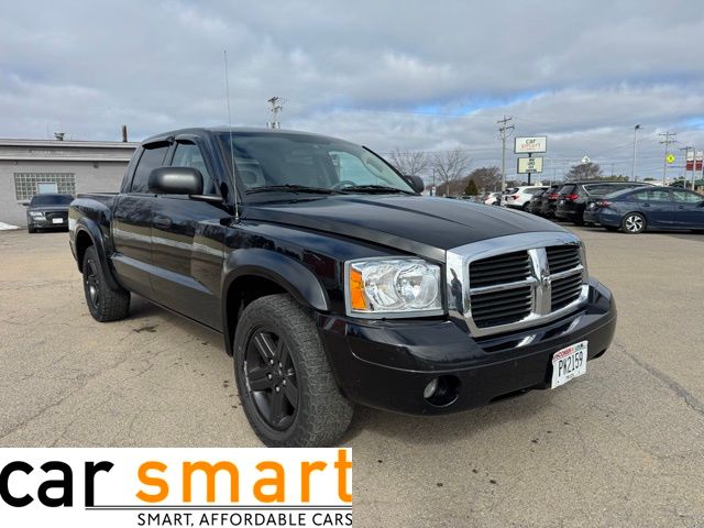 Brilliant Black Crystal Pearlcoat 2007 Dodge Dakota SLT Quad Cab 4WD Pickup Truck Four-Wheel Drive 5-Speed Automatic