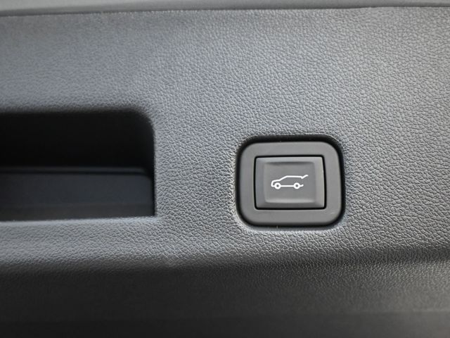2025 Chevrolet Traverse LT photo
