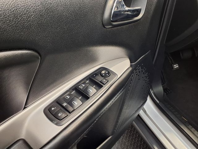2019 Dodge Journey SE Silver at North Houston Mitsubishi