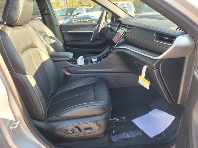 New 2025 Silver Jeep Limited image 17