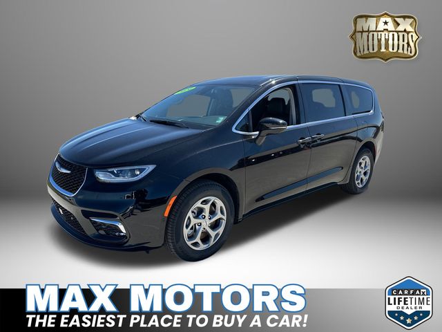 2024 Chrysler Pacifica Limited 3