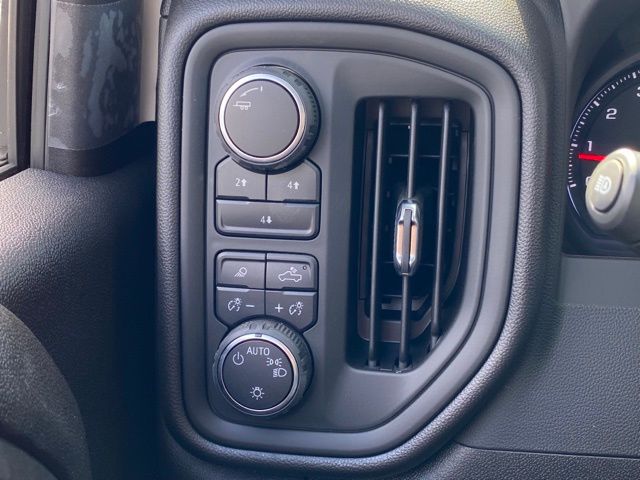 new 2025 Chevrolet Silverado 3500HD car, priced at $64,400