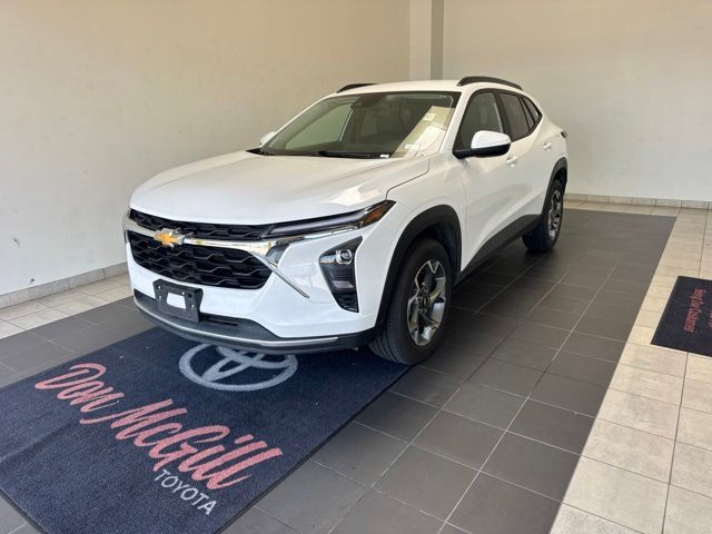 2025 Chevrolet Trax LT - 0