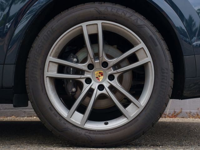Certified Used 2024 Blue Porsche  image 13