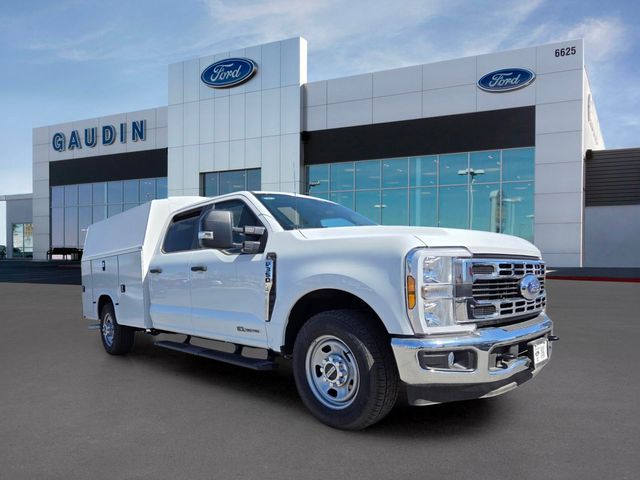 2026 Ford Super Duty F-350 Chassis Crew Cab