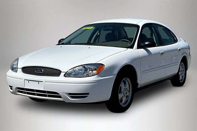 Used 2005 Ford Taurus SE 4D Sedan